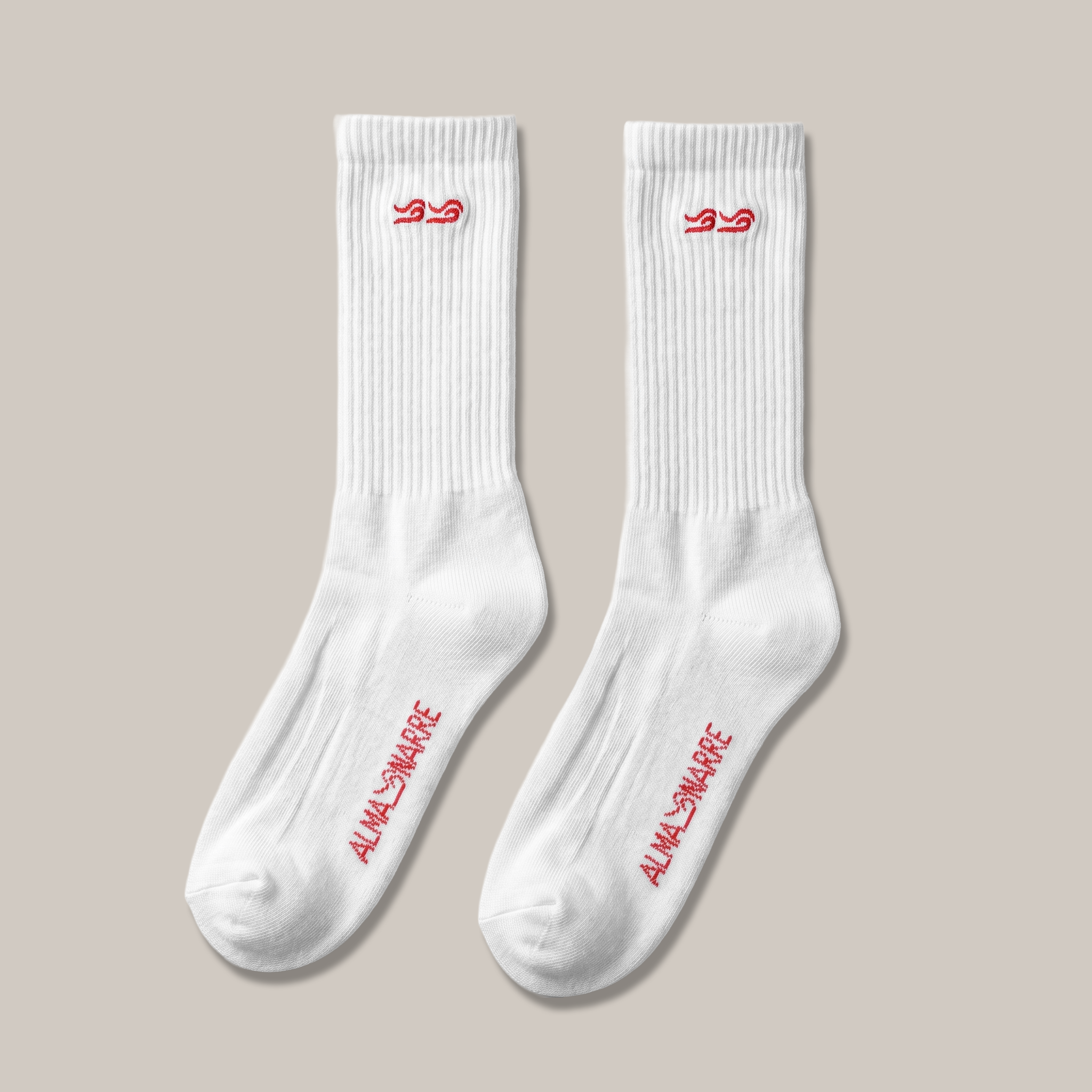 Packshot chaussettes rouges